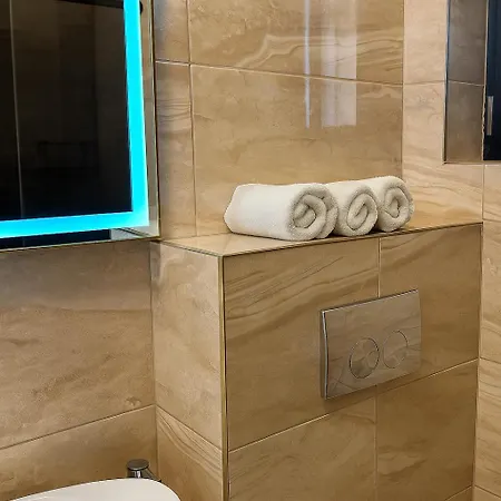 Seaview Lotus - Between Opera & White Tower * 马马亚