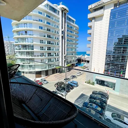 Seaview Lotus - Between Opera & White Tower 公寓