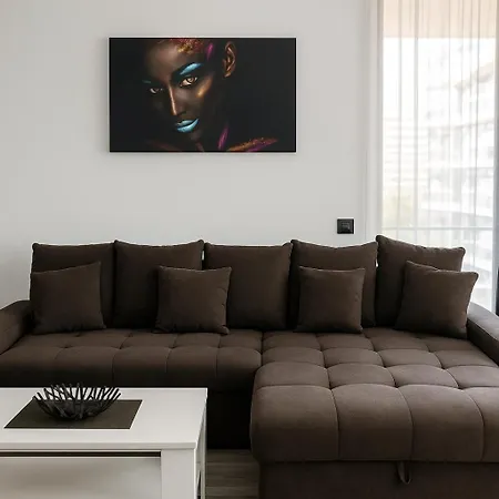 Seaview Lotus - Between Opera & White Tower 马马亚