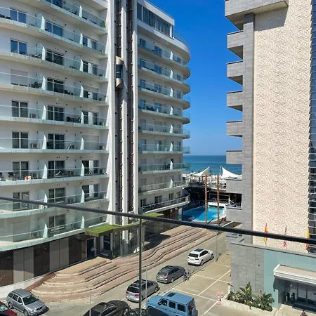 Seaview Lotus - Between Opera & White Tower